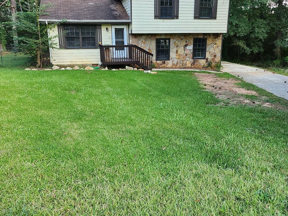 1st image of 915 Oregano Ct SE