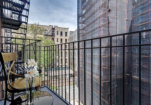 3rd image of 921 Washington Ave #664
