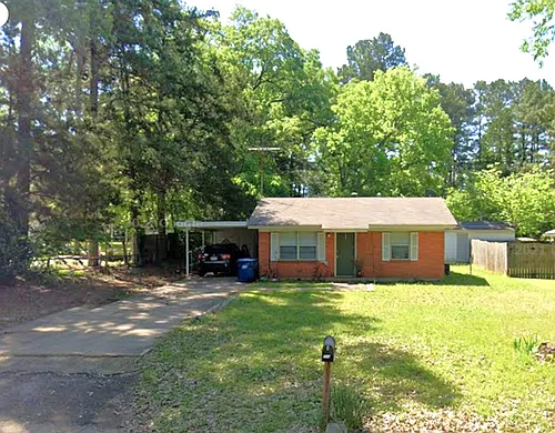 204 E Tuttle Rd Photo 1