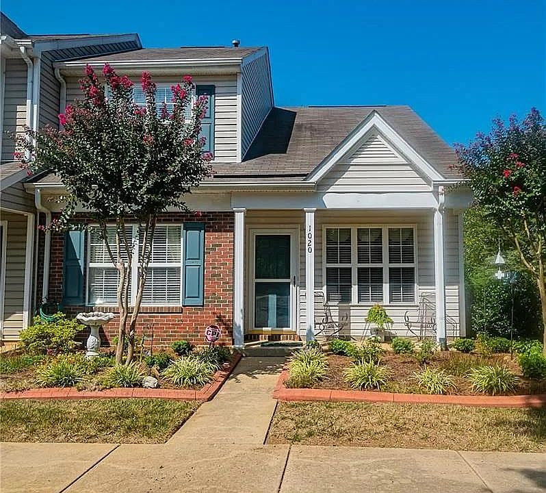 1st image of 1020 Oak Blossom Way