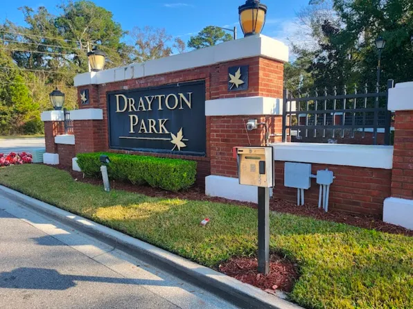 3172 Hollow Tree Ct, Jacksonville, FL 32216