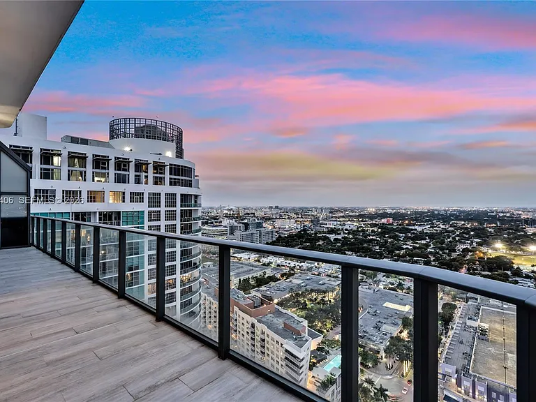 121 NE 34th St #Penthouse 3217 — Photo 37