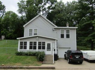 2456 Roosevelt St, Dubuque, IA 52001