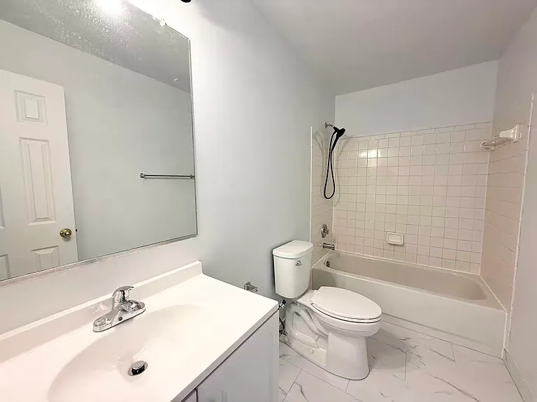 16848 Winston Ln — Photo 17