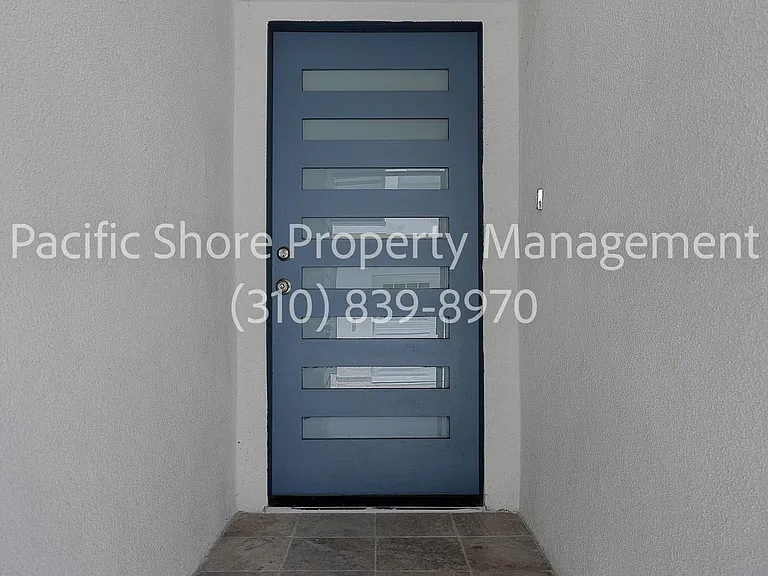 7205 S. La Cienega Apartments — Photo 24