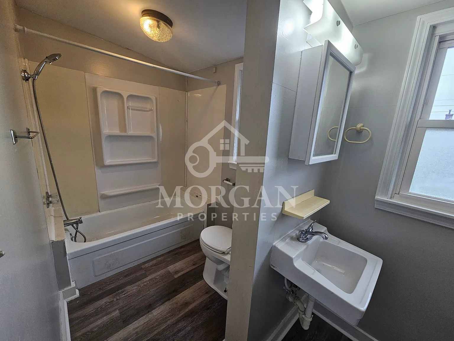 2921 Central - - — Photo 4