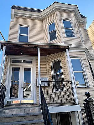 2nd image of 2636 Decatur Ave