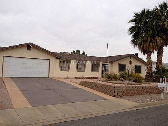 2nd image of 220 W Cypress Dr