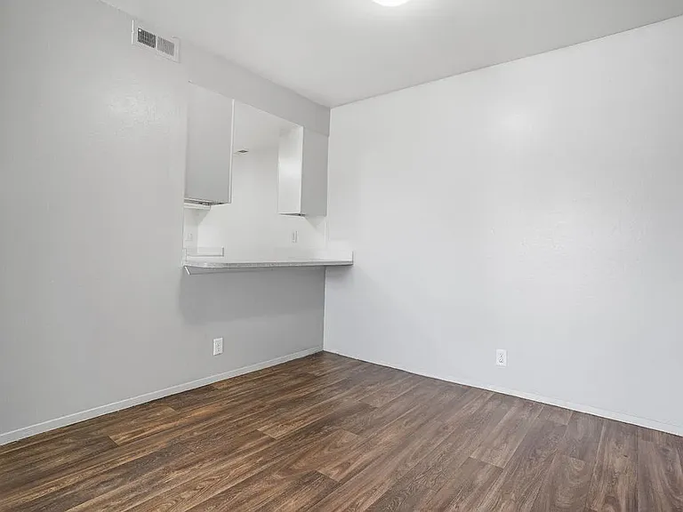 Hidden Pointe Apartments — Photo 19