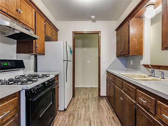 5th image of 13821 N Everest Ave