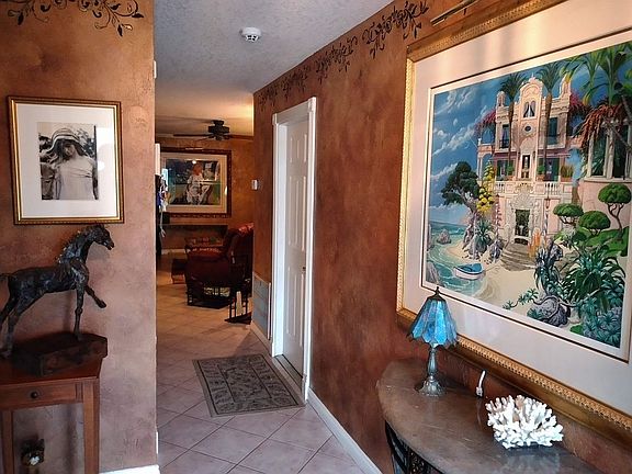 entrance from front door