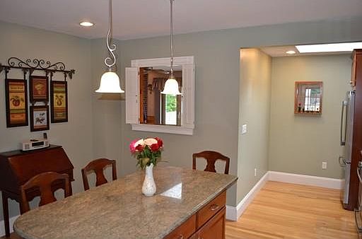 3rd image of 357 Railroad Ave