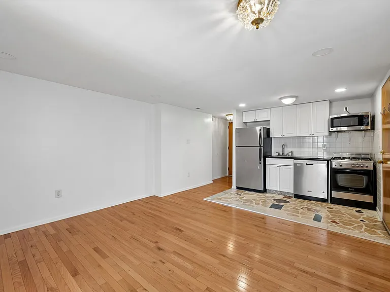 1527 S Broad St #3-R — Photo 5