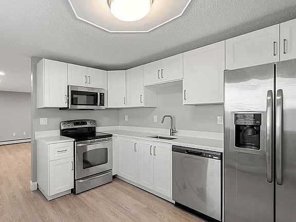 2nd image of 175 Willard St APT 26