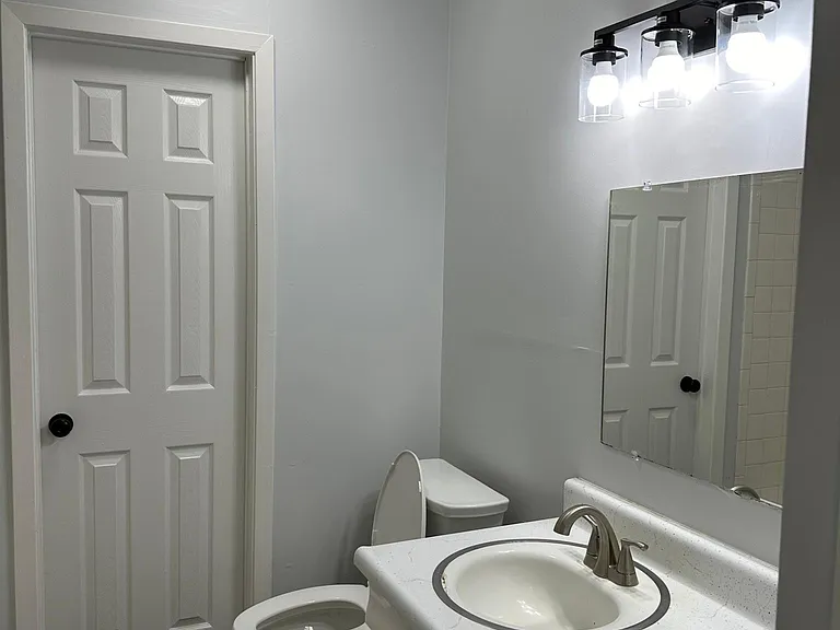 7211 Westglade Dr — Photo 15