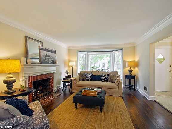 5th image of 7136 N Kedvale Ave