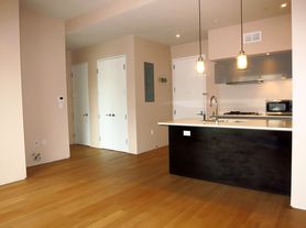 123 3rd Ave