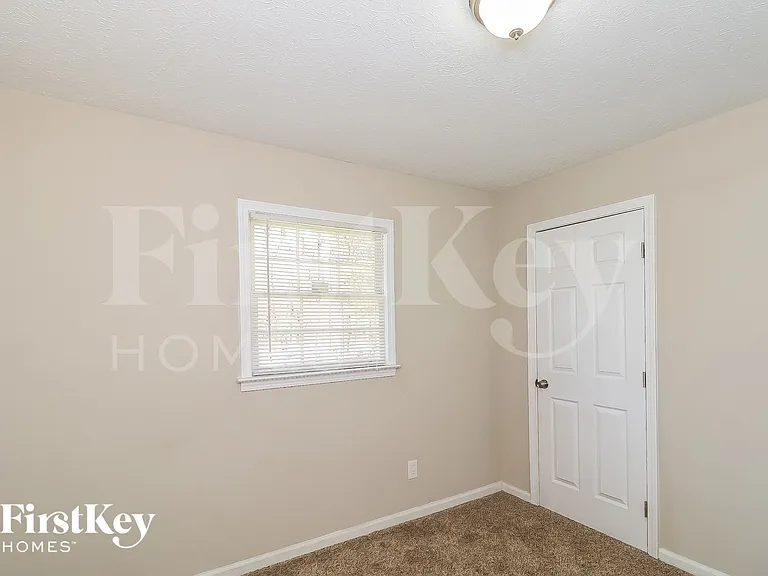 6698 Kull Dr — Photo 10