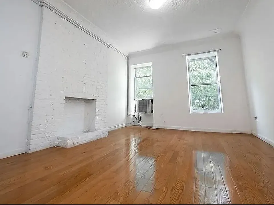 111 Christopher St #3