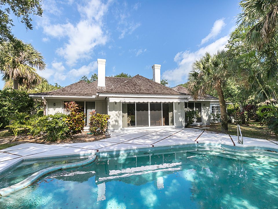 1st image of 501 Sea Oak Dr