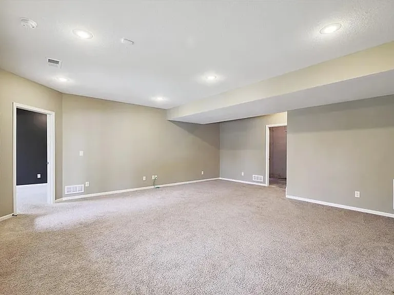 1301 NE Country Ln — Photo 28