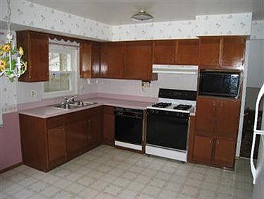 4th image of 5061 W 229th St