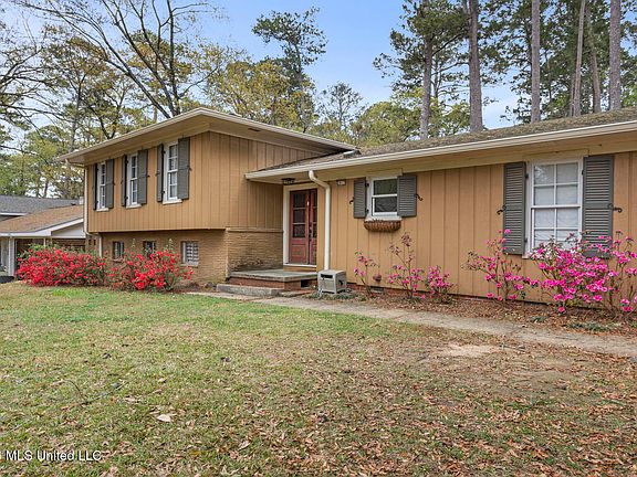 2nd image of 2017 Southwood Rd