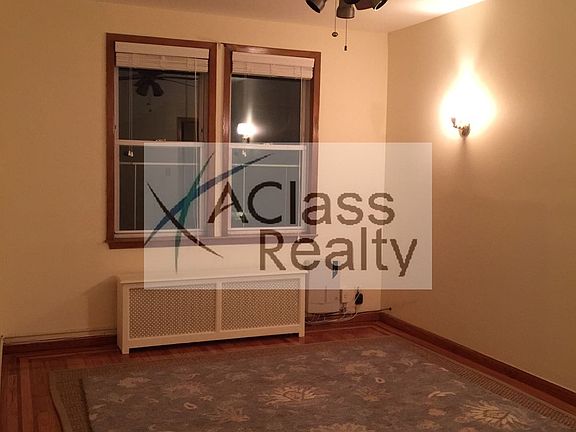 5th image of 2578 44th St #2