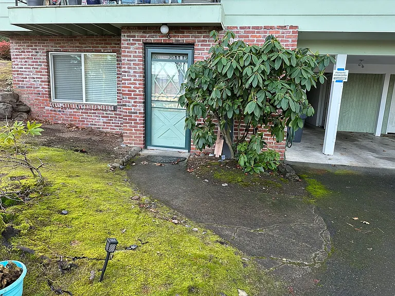 319 NE 62nd Ave — Photo 7