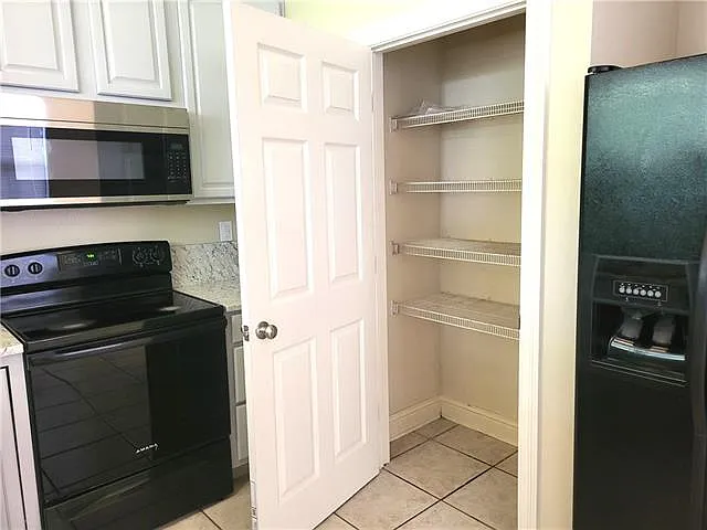 172 Remmy Ct — Photo 6