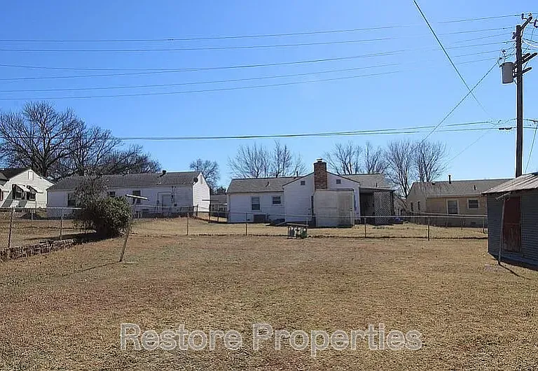 1914 W 46th St — Photo 12
