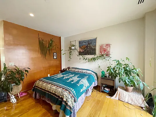 Rented by Pear NYC LLC | media 20