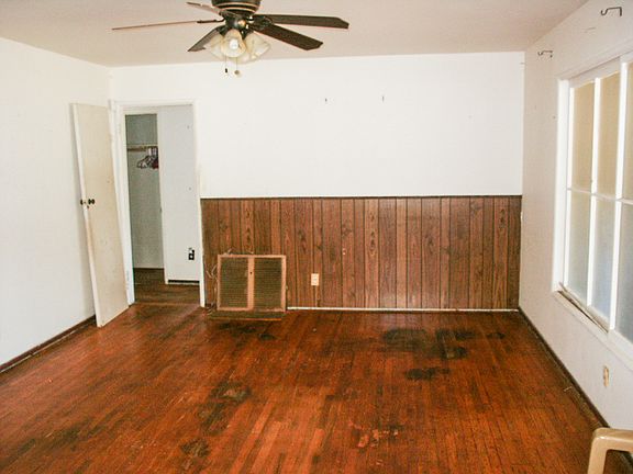 3rd image of 22929 Petroleum Ave