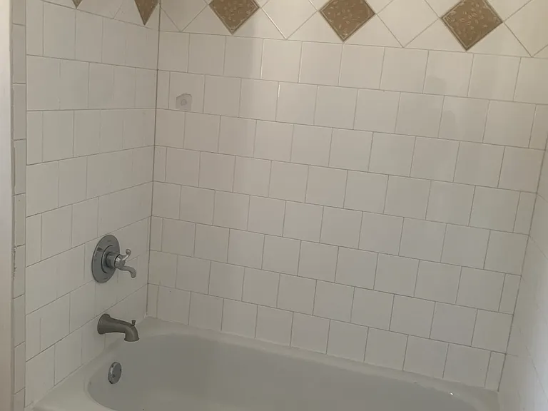 3375 Saint James Pl — Photo 11