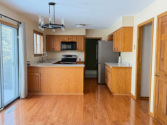4th image of 846 Winterberry Ct