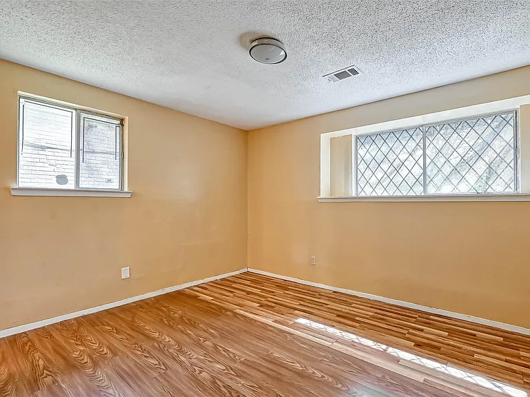 14427 Campden Hill Rd — Photo 8