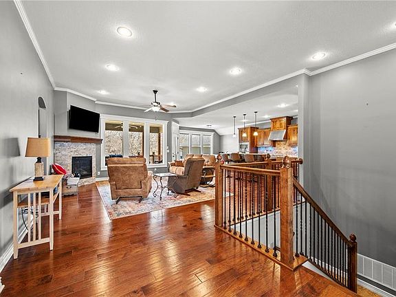5th image of 902 Buckeye Ln