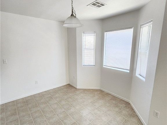 3rd image of 6104 Daisy Lee Ave