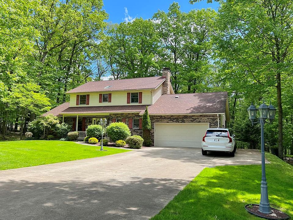 1st image of 23 Woodland Dr