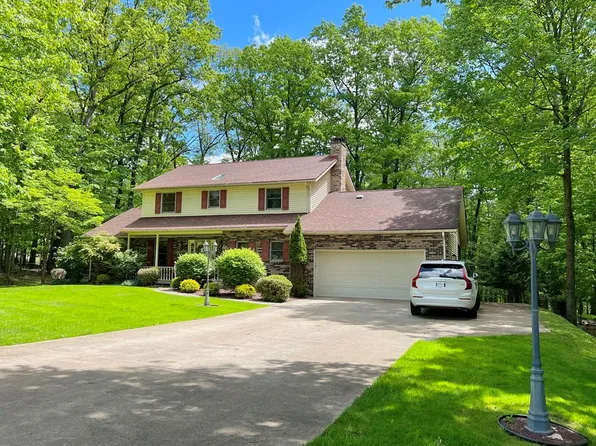 23 Woodland Dr, Oil City, PA 16301