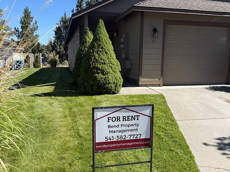 2358 NE Mary Rose Pl — Photo 1