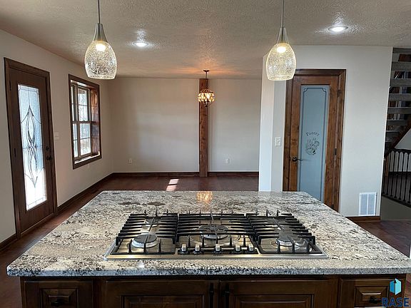 5th image of 25799 Sandean Dr