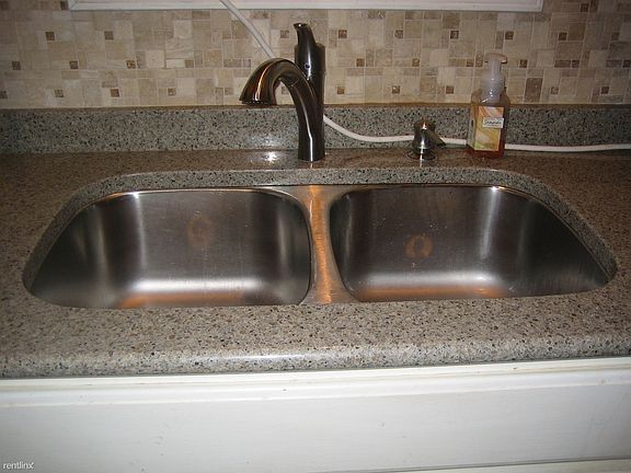 Tiled Back Splash and Corian Countertops... IMG_5410[1]