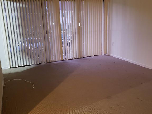 4th image of 886 College Pkwy #20