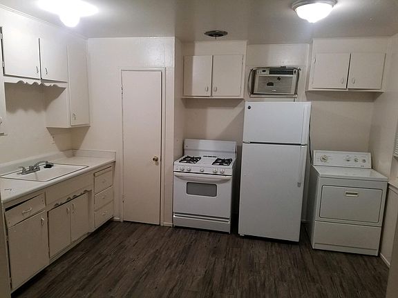 3rd image of 3081 Branch St