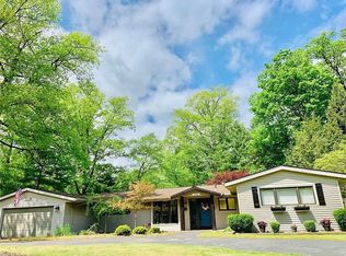 2412 Beechwood Dr, Westlake, OH