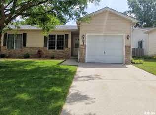 81 Amherst Dr, Springfield, IL 62702