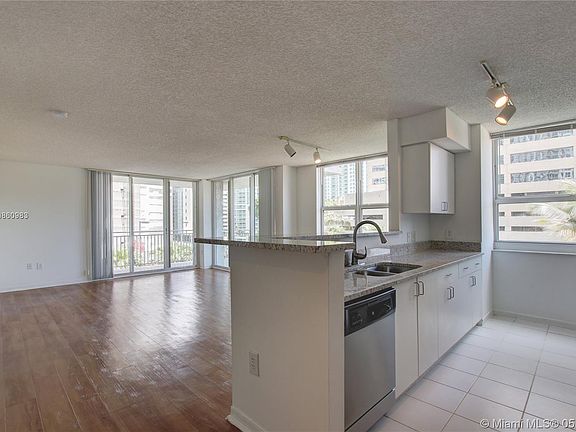 3rd image of 1115 Brickell Bay Dr #702