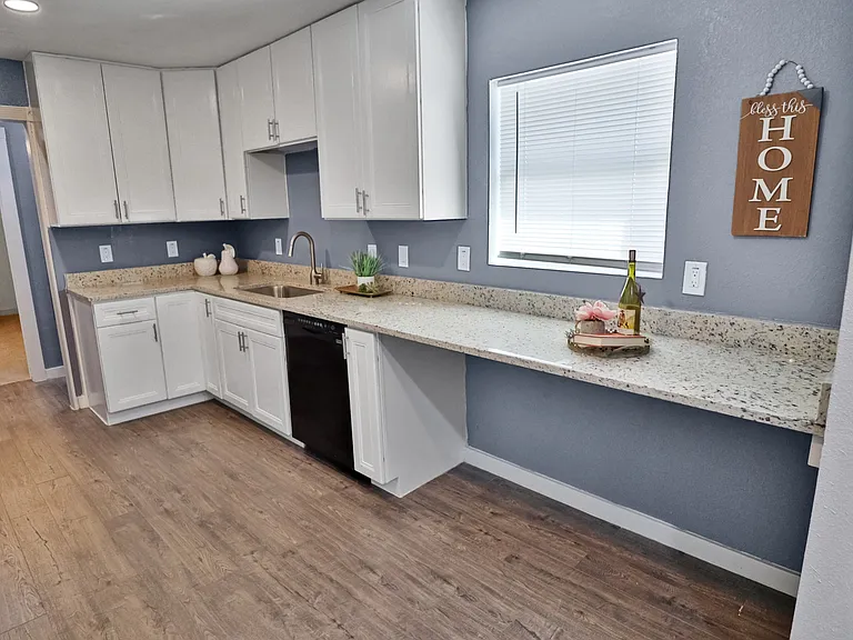 4322 Waikiki Dr — Photo 15