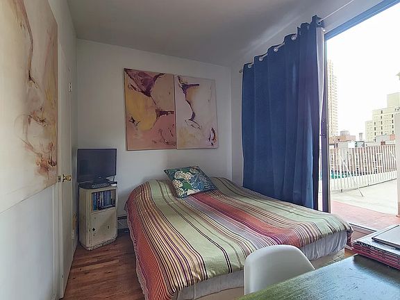 3rd image of 255 W 51st St APT 5A